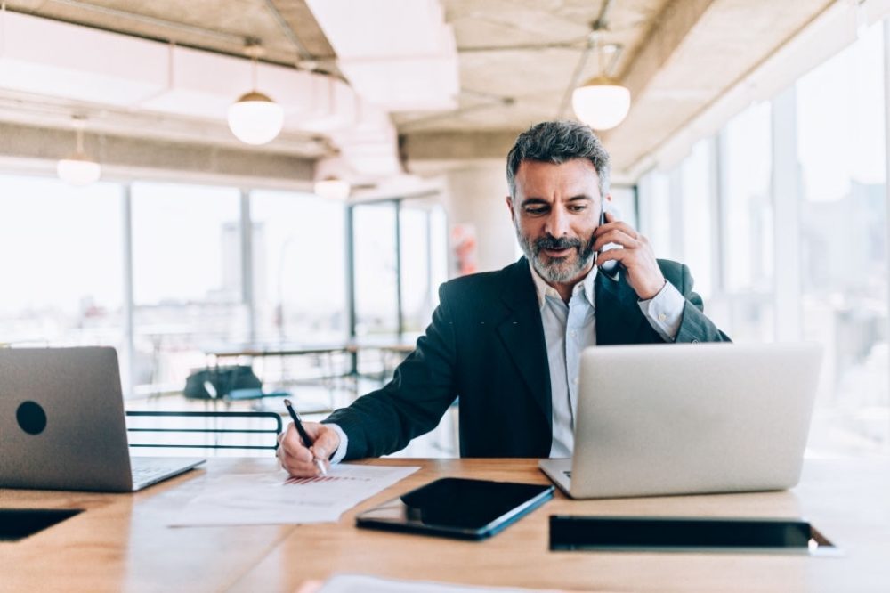 Sales managers are always on the move whether they are overseeing agents or in meetings with potential customers. Having the right VoIP solution at their disposal is key to them staying fully productive.