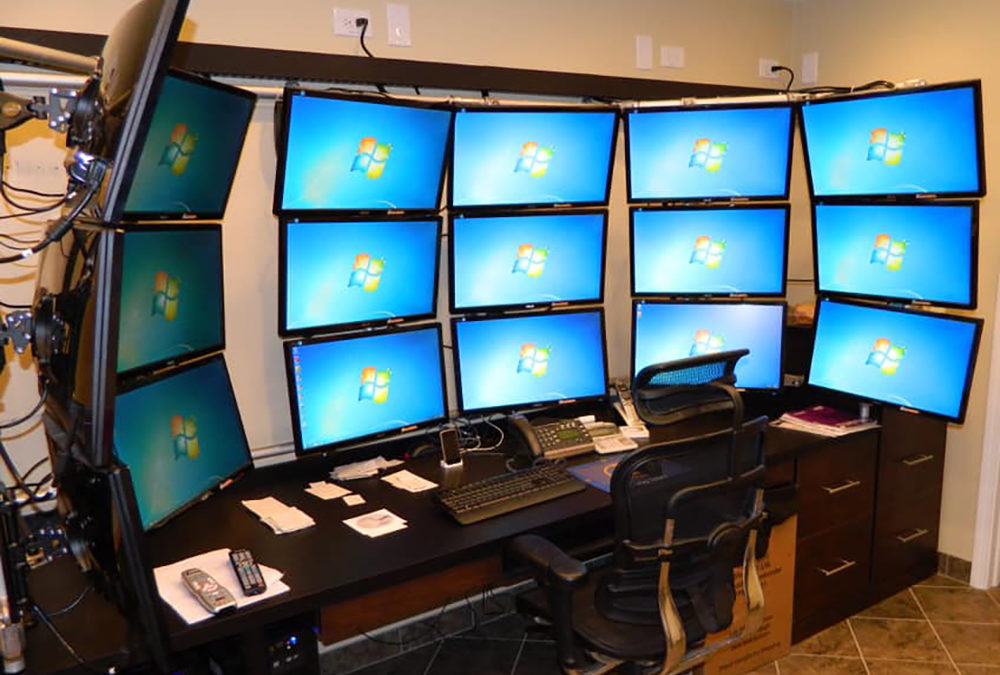 multiple monitors office