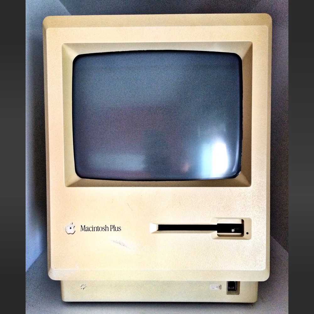 An old Macintosh plus that could definitely be hacked